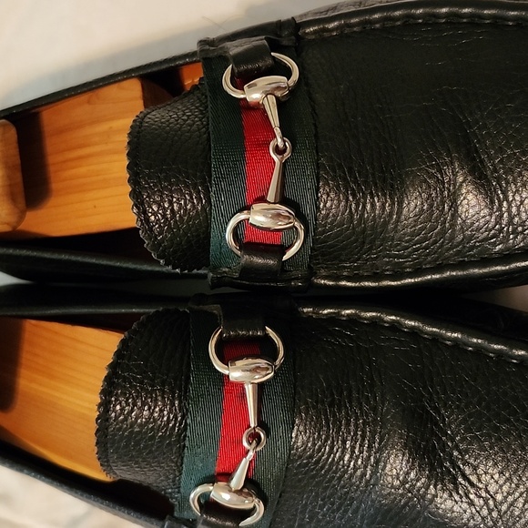 GUCCI BLACK LEATHER HORSEBIT SLIP ON LOAFERS - Picture 2 of 12